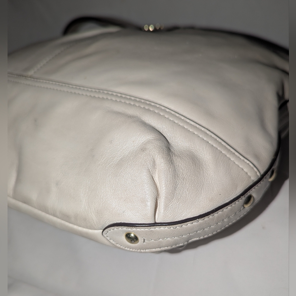 Coach Park Creamy White Shoulder Bag with Gold Accents.F19726 - Picture 11 of 13